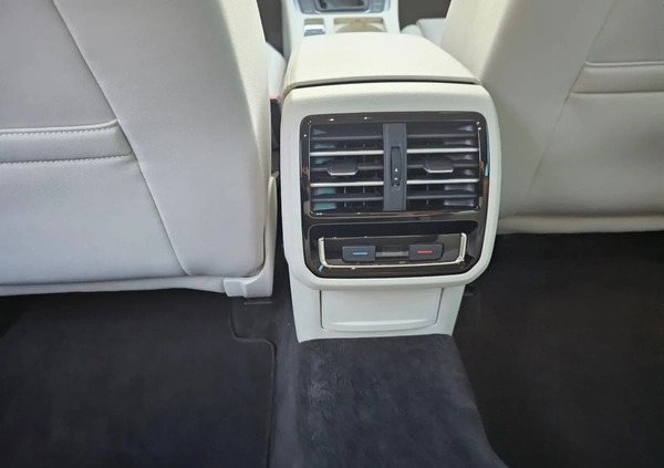 Volkswagen Passat cena 61900 przebieg: 94400, rok produkcji 2015 z Cieszyn małe 172